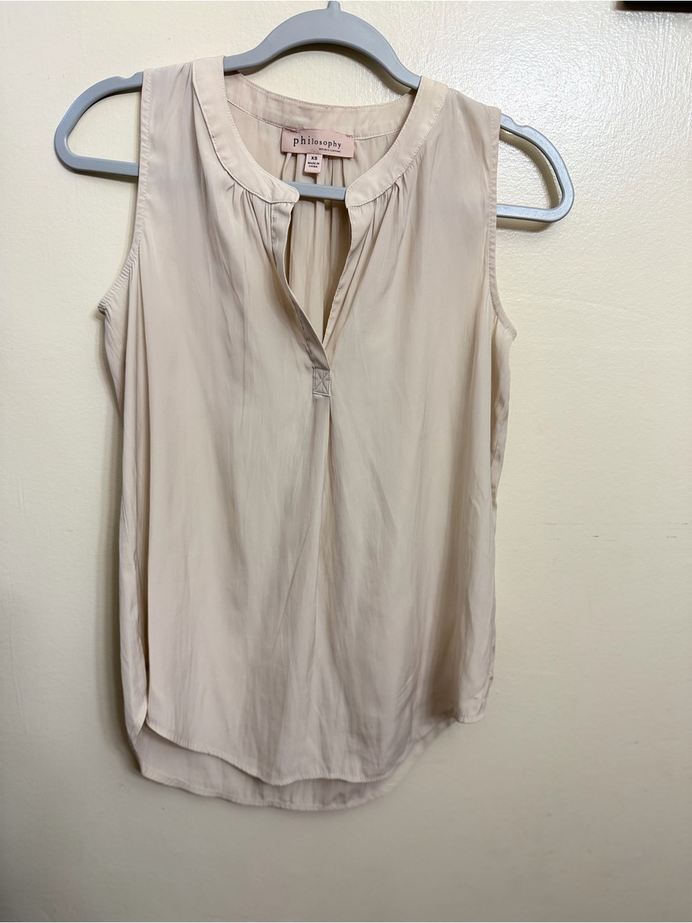 philosophy Sleeveless Cream Split-Neck Camisole